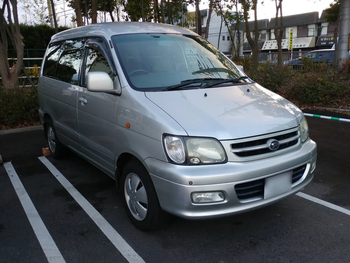 Daihatsu Delta Wagon