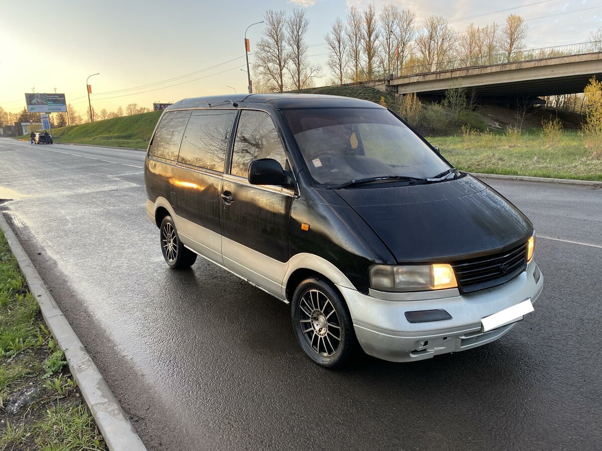 Nissan Largo III (W30)