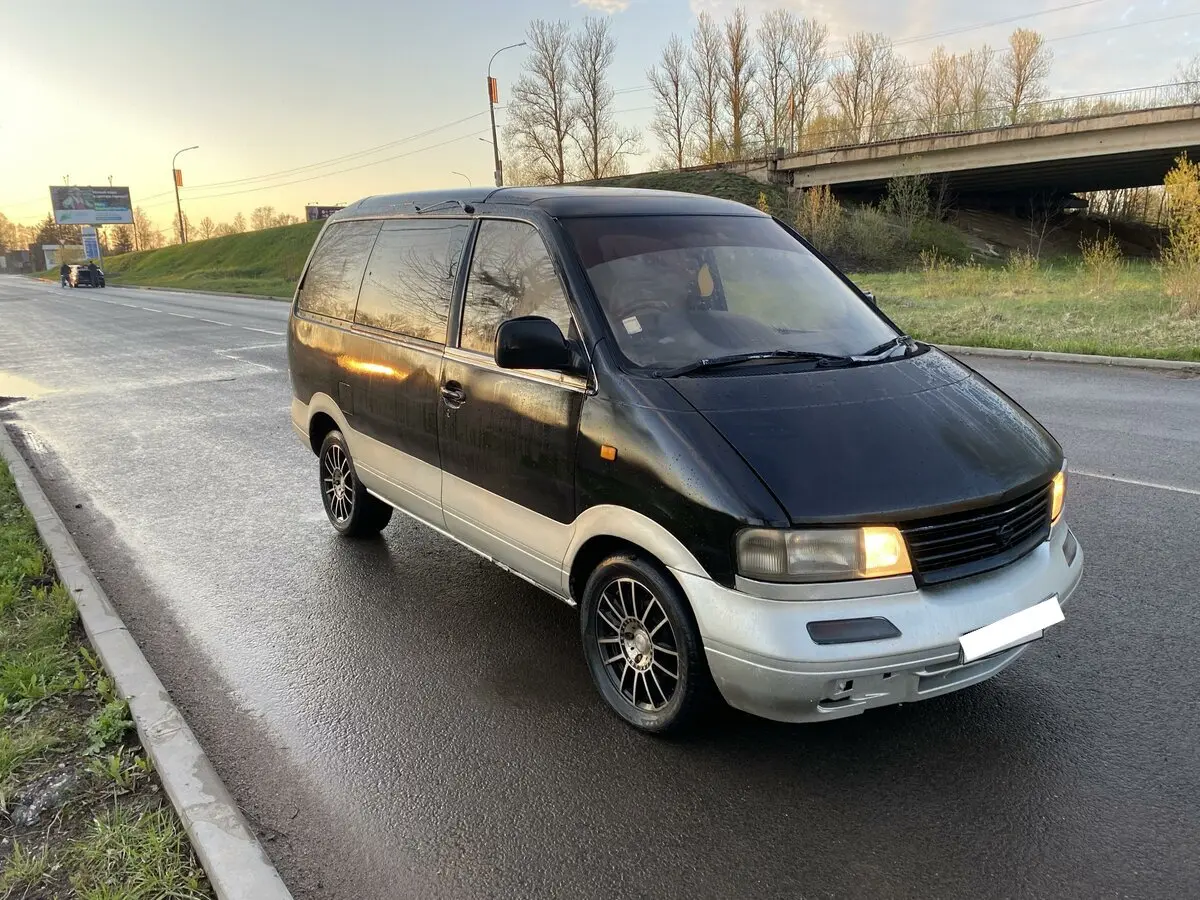 Nissan Largo