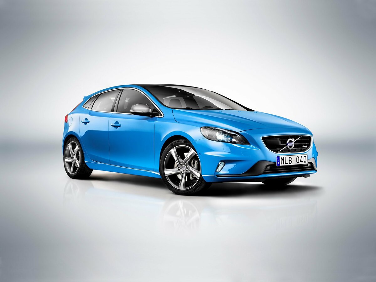 Volvo V40 II